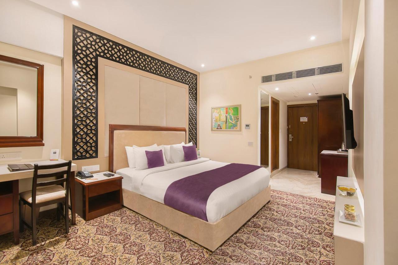 Sarovar Portico , Indore Hotel Bagian luar foto