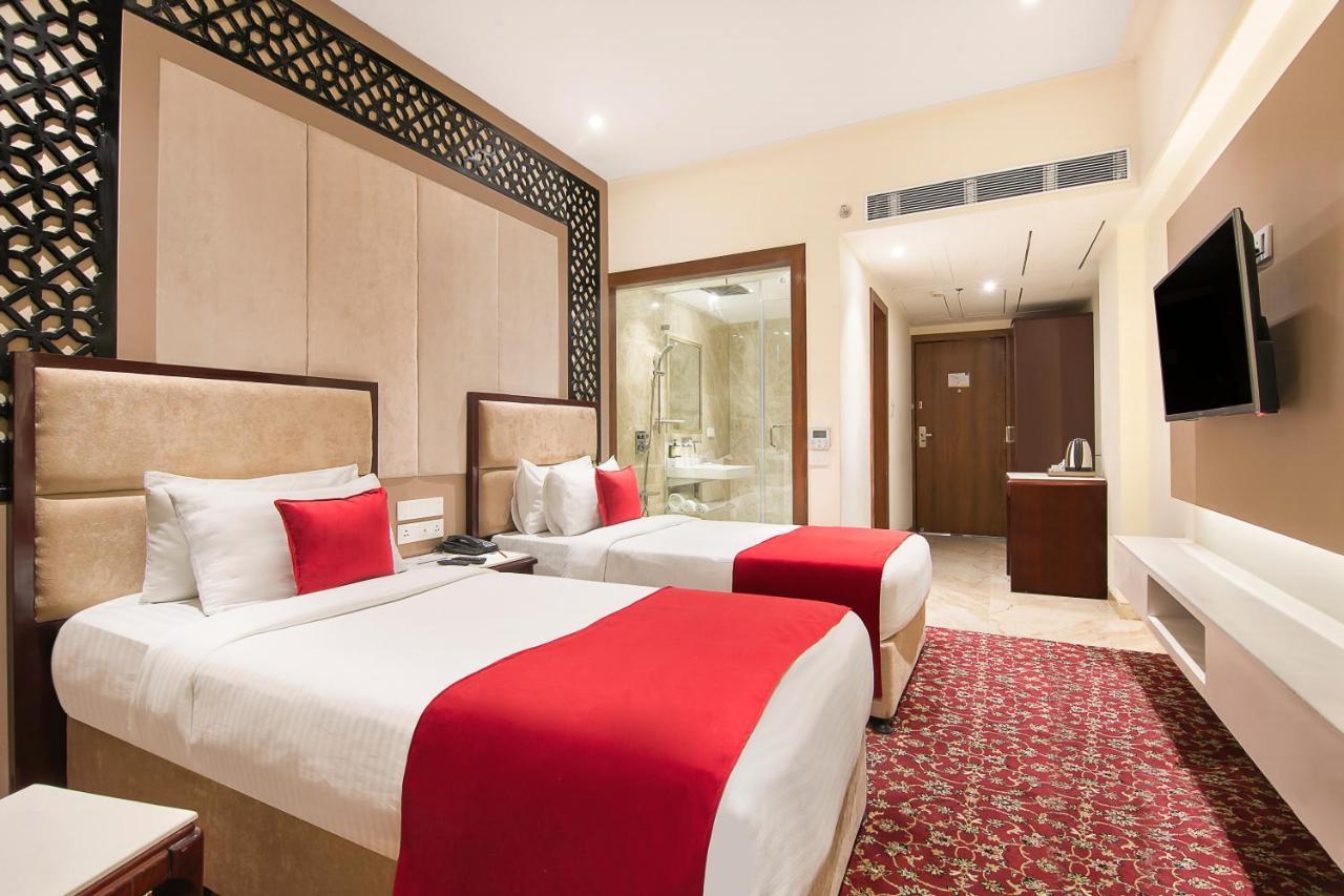 Sarovar Portico , Indore Hotel Bagian luar foto
